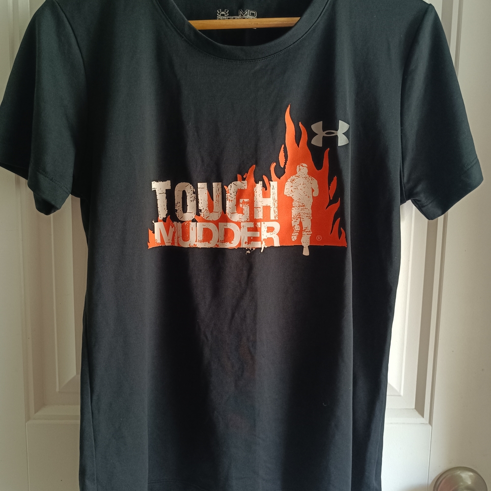 Under Armour T-Shirt Women's Medium Black Heatgear Tough Mudder Pledge S/S Shirt